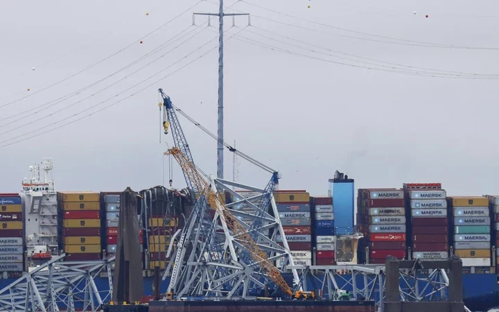 Bridge Collapse in Maryland Sparks Safety Concerns Amid Communication Confusion