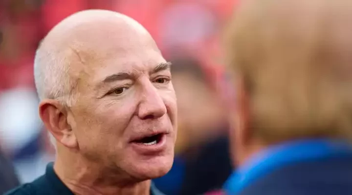 Unveiling the Secret Side of Amazon: A Dive into Jeff Bezos' Disappearing Messages