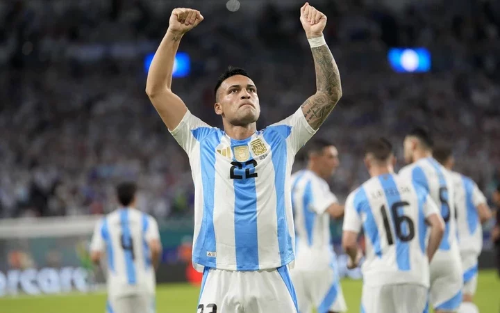 Lautaro Martínez Shines as Argentina Triumphs 2-0 Over Peru Without Messi